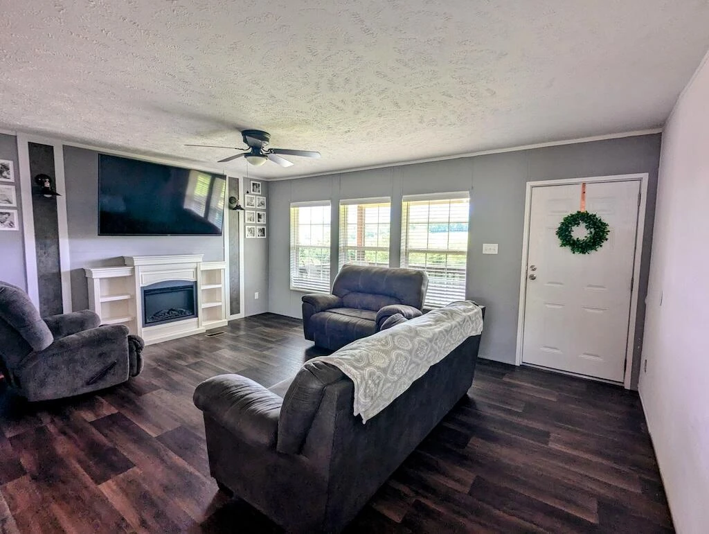 515 Windsor RD - Photo 4