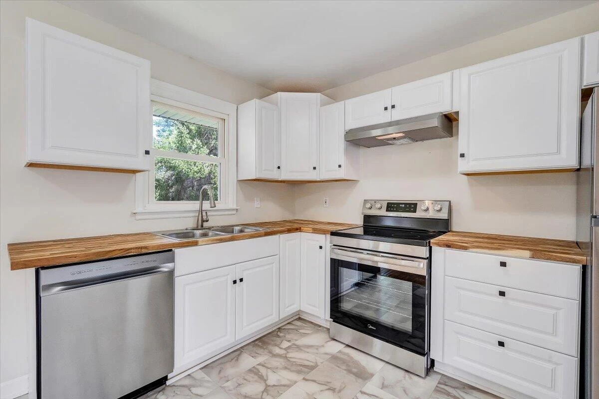 202 Houston AVE - Photo 18