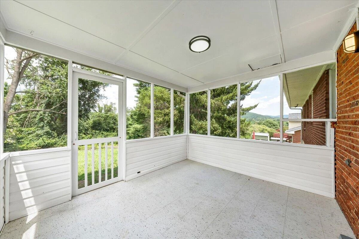 202 Houston AVE - Photo 21