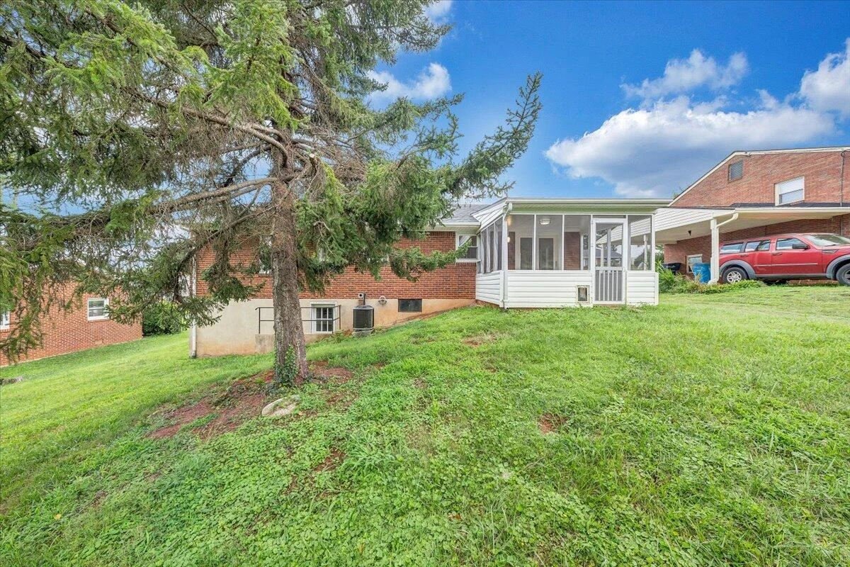 202 Houston AVE - Photo 45