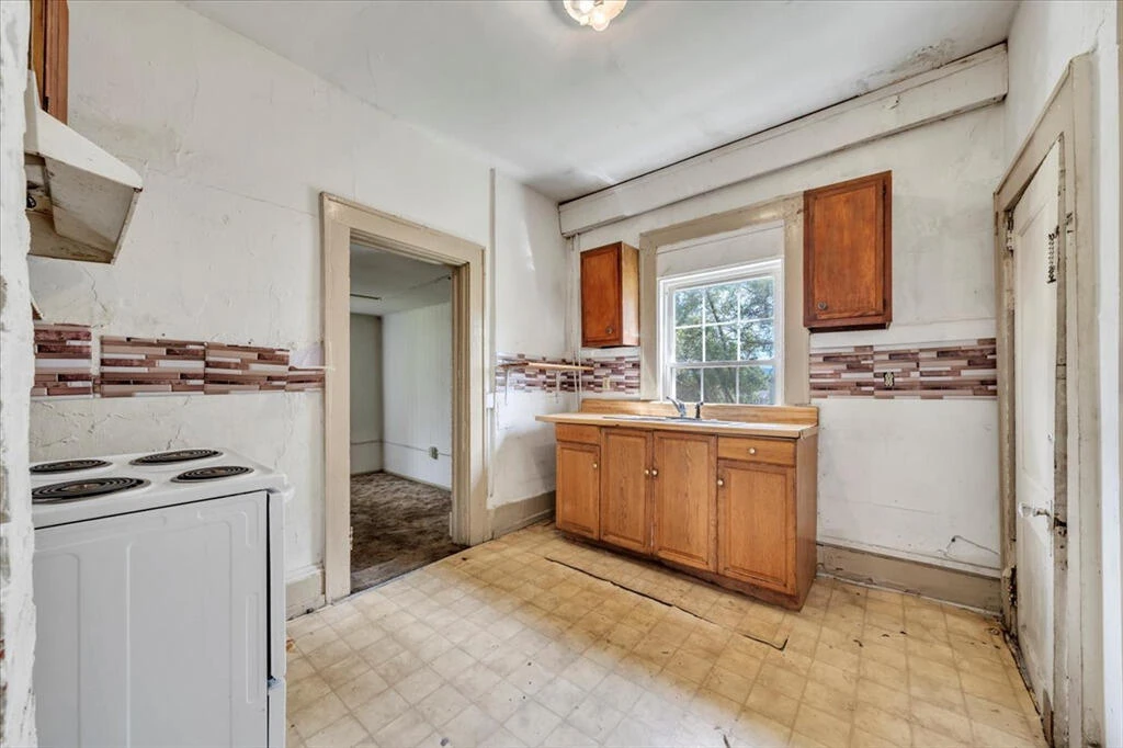 821 12Th ST - Photo 14
