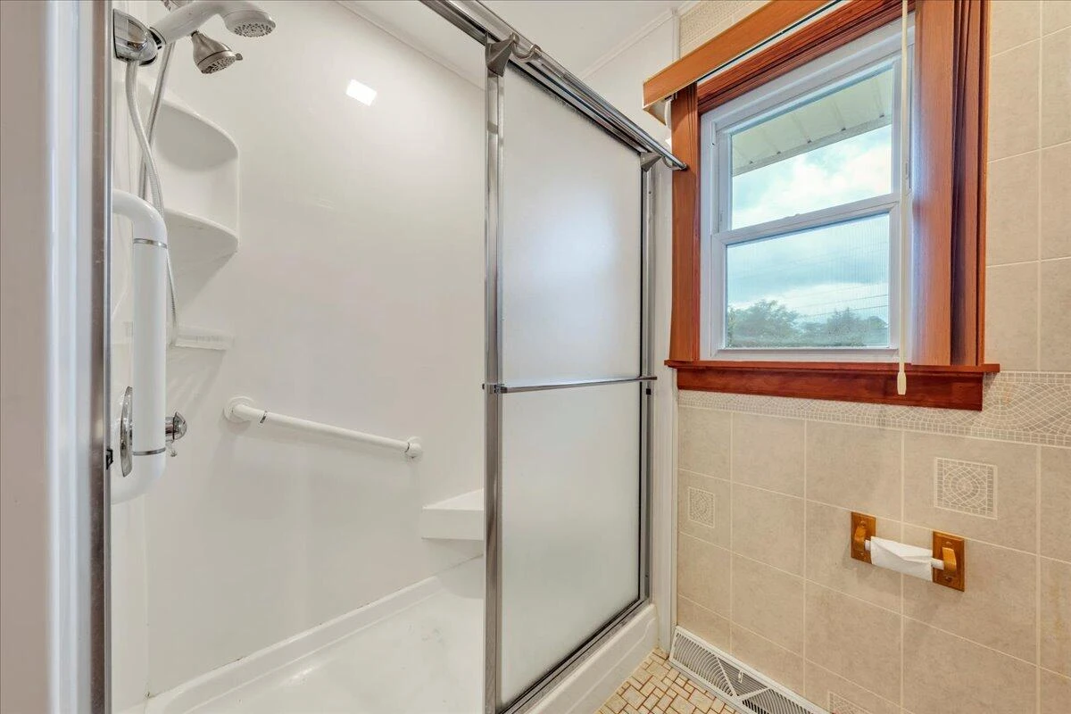 2410 Portland AVE - Photo 14