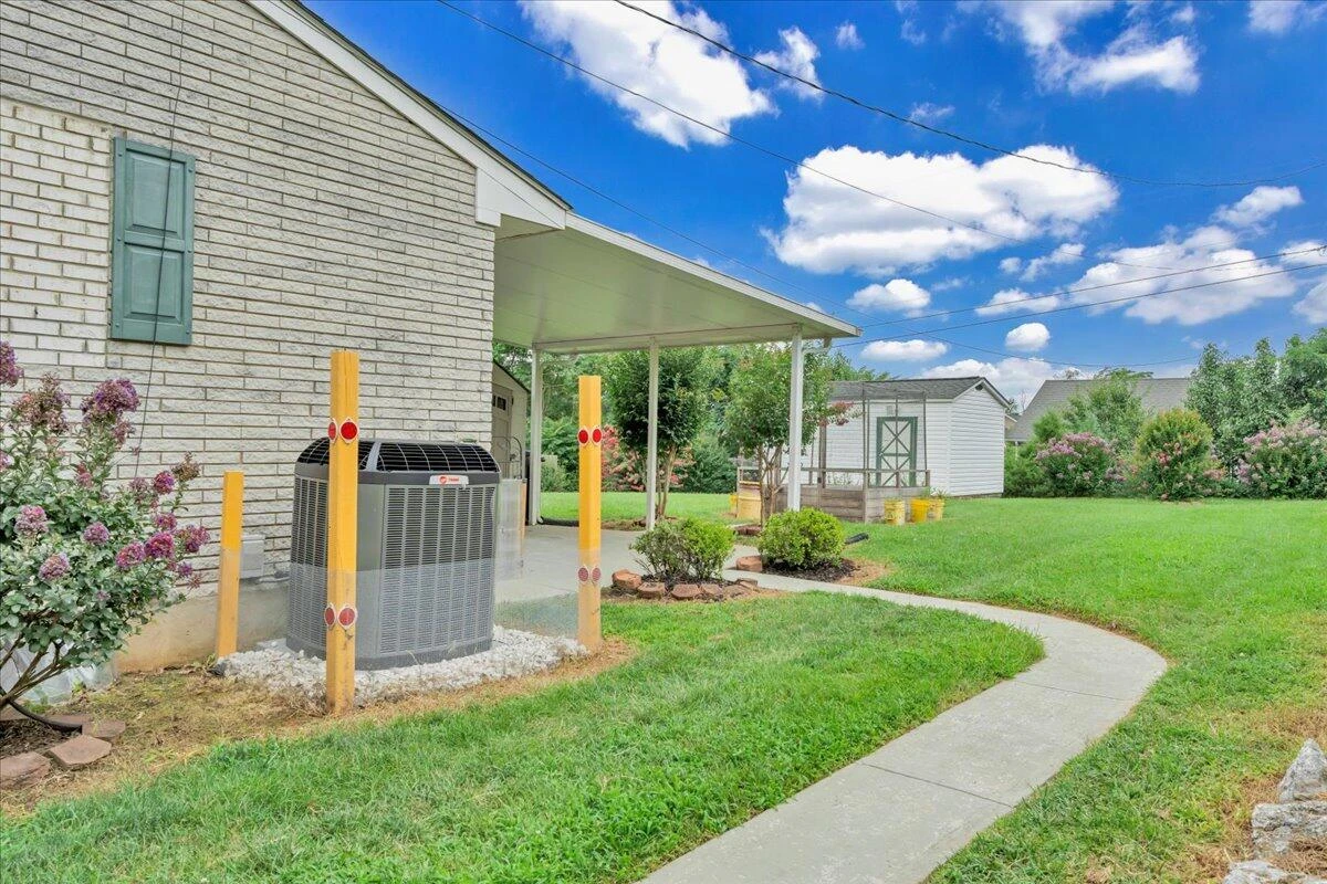 2410 Portland AVE - Photo 28