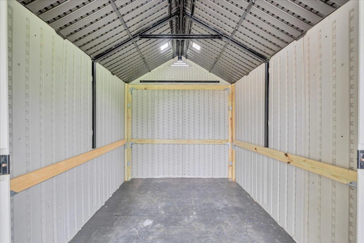2410 Portland AVE - Photo 33