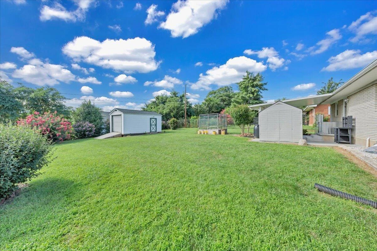 2410 Portland AVE - Photo 39