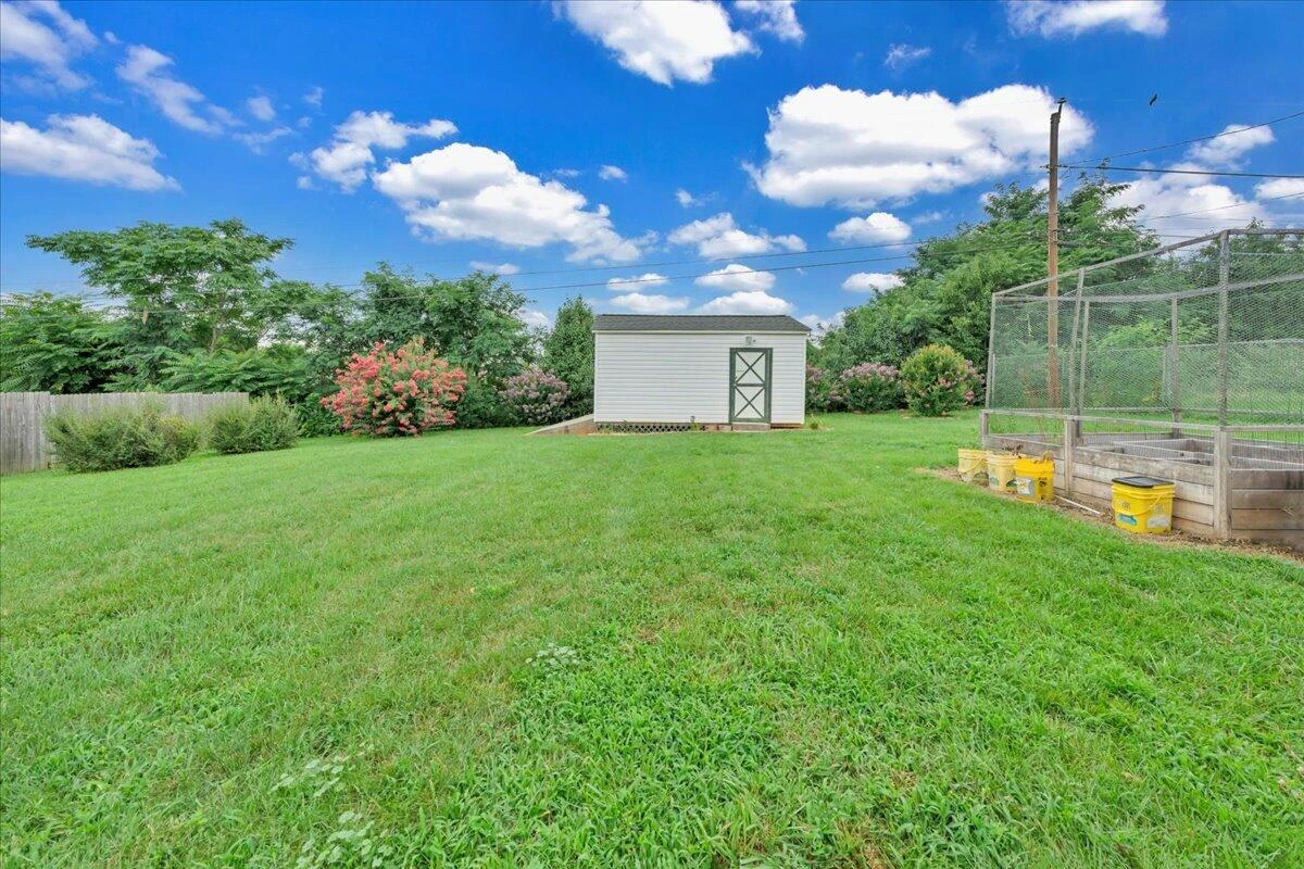 2410 Portland AVE - Photo 40