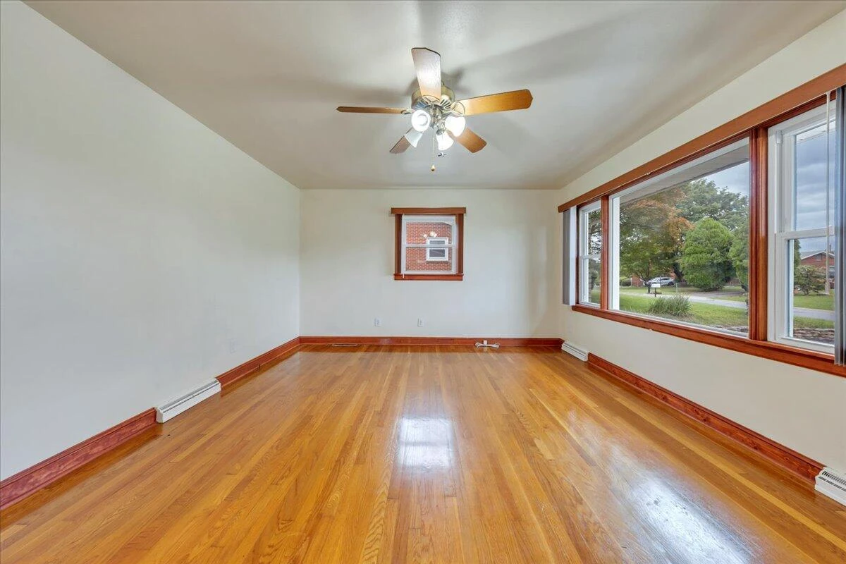 2410 Portland AVE - Photo 8