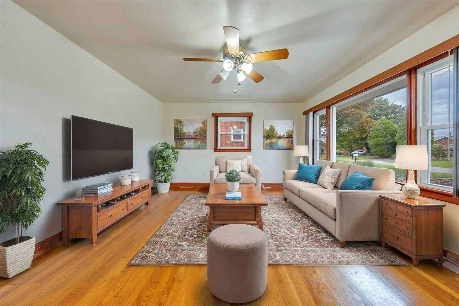 2410 Portland AVE - Photo 9