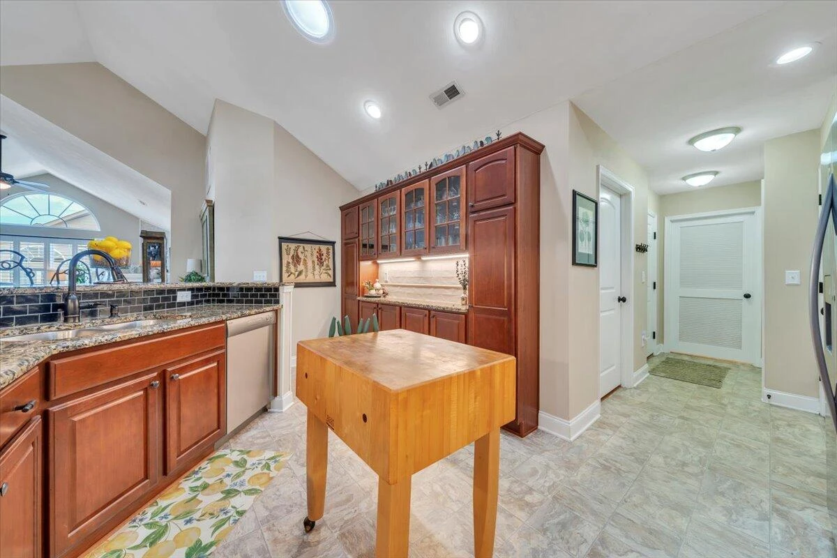 5443 Orchard Villas CIR - Photo 32