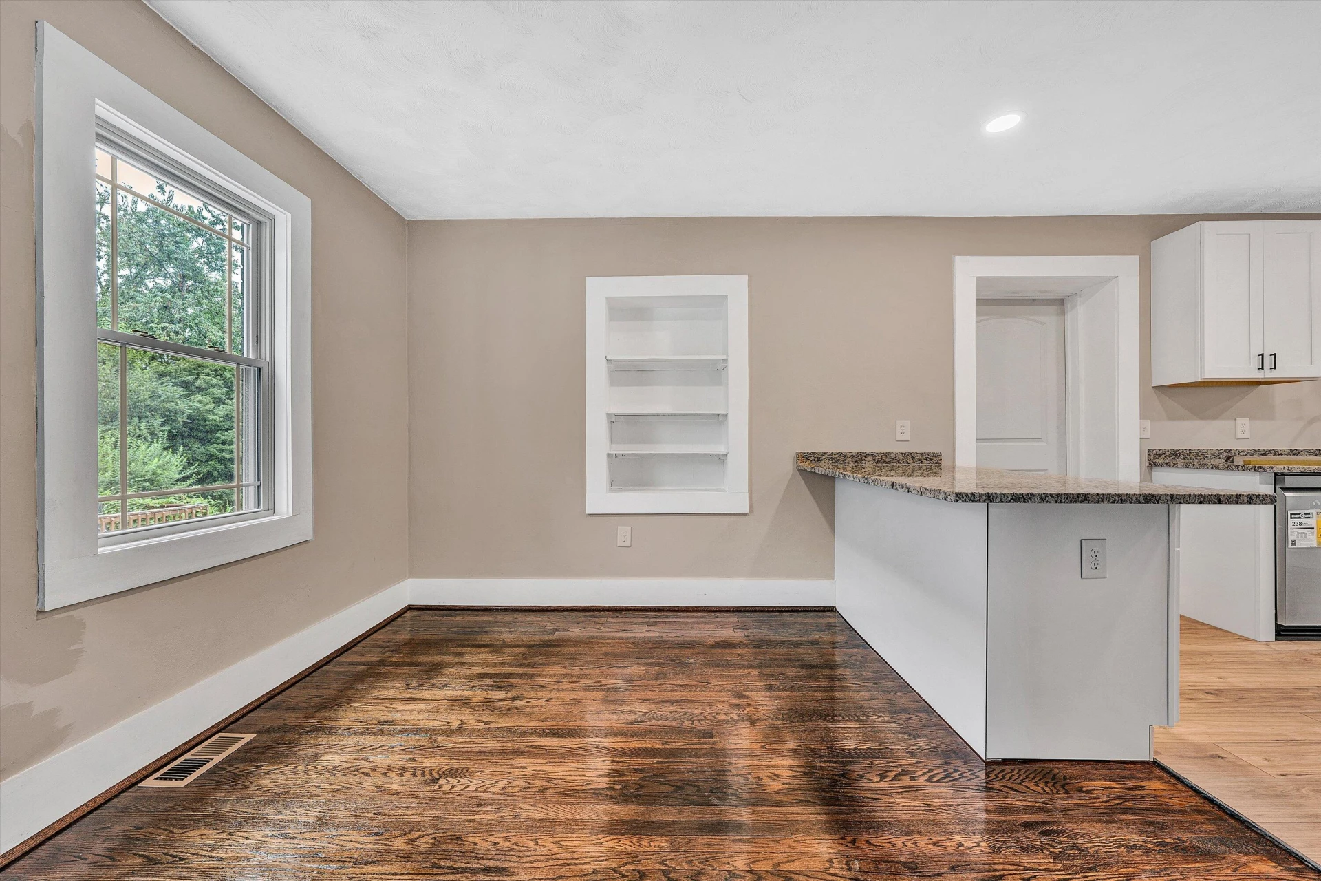 2717 Cumberland ST - Photo 8