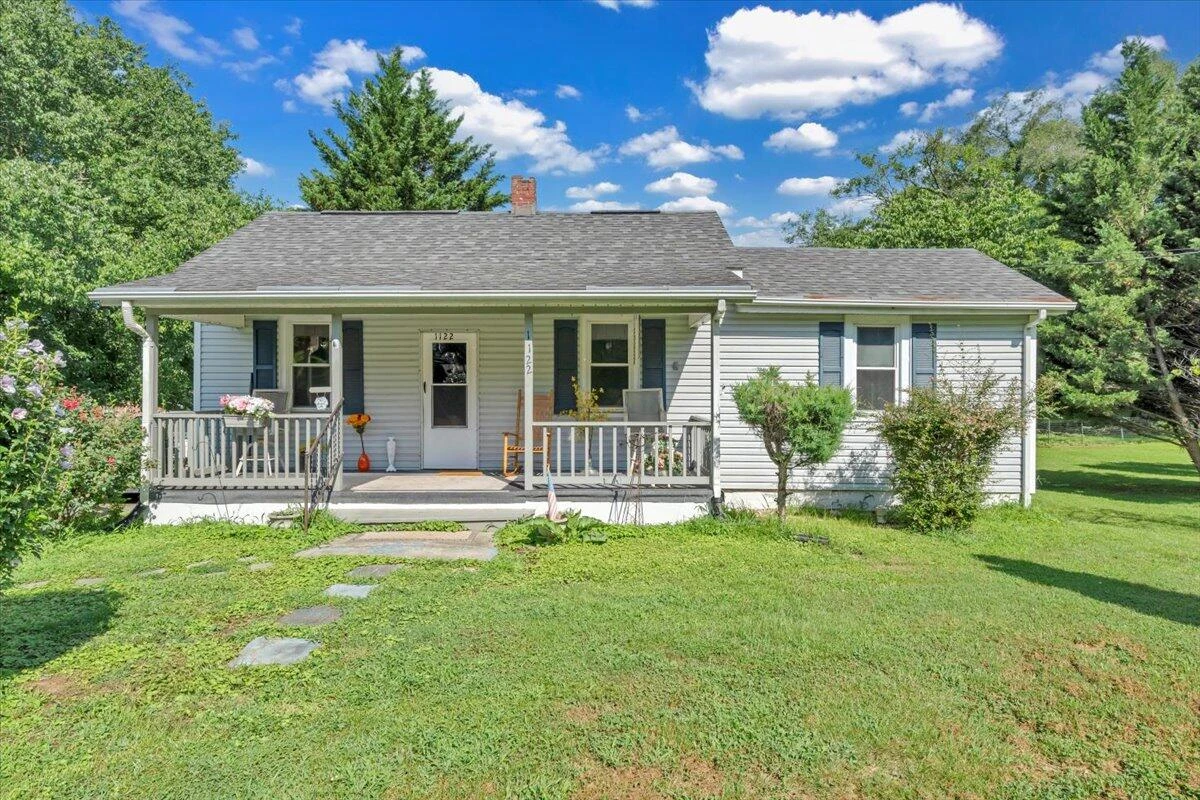 1122 Liberty RD