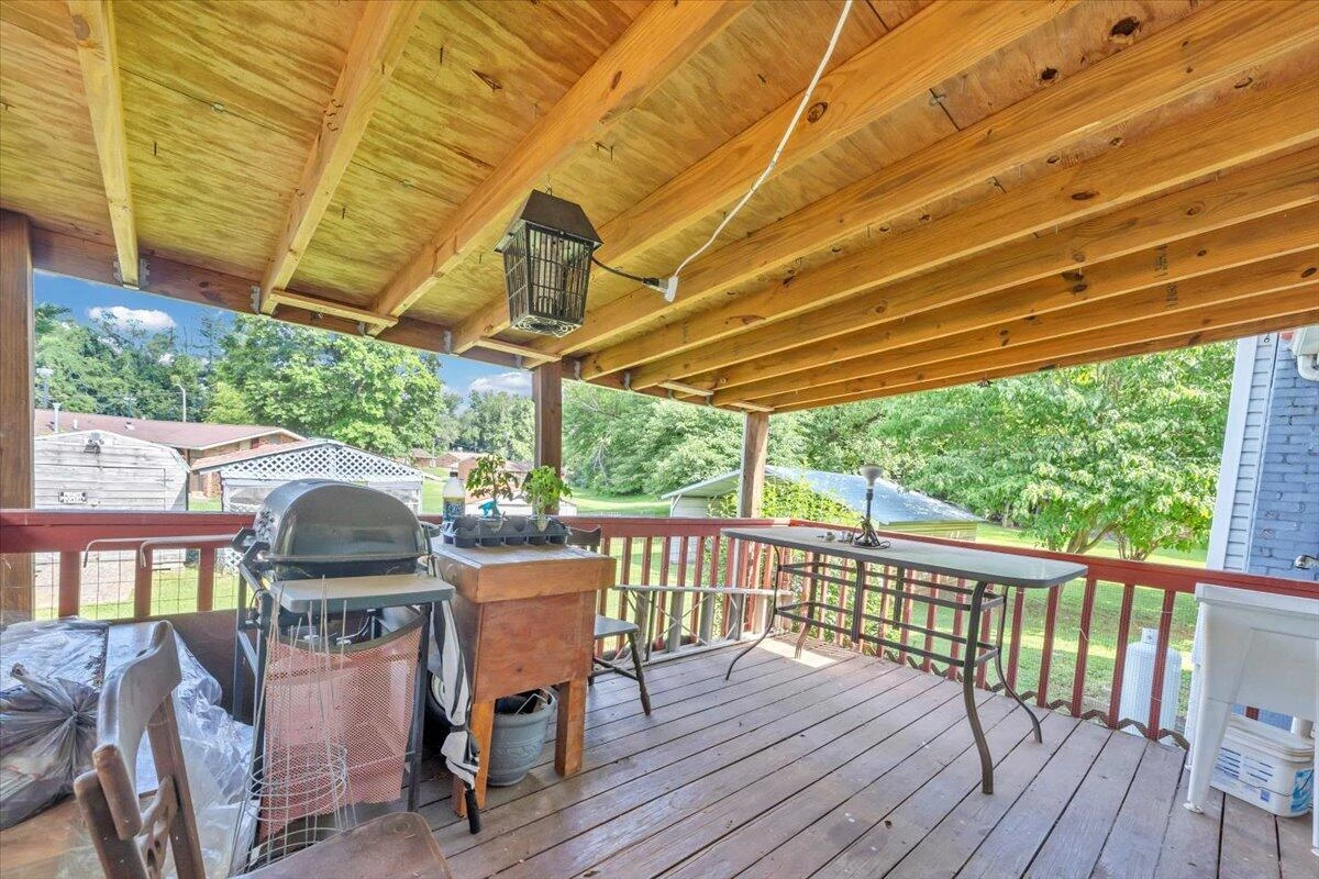 1122 Liberty RD - Photo 14