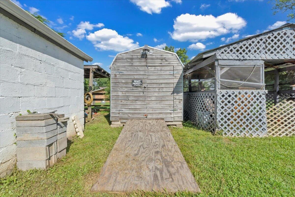 1122 Liberty RD - Photo 26