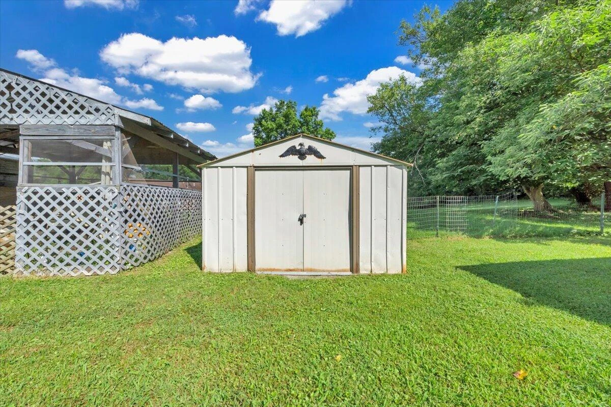 1122 Liberty RD - Photo 27