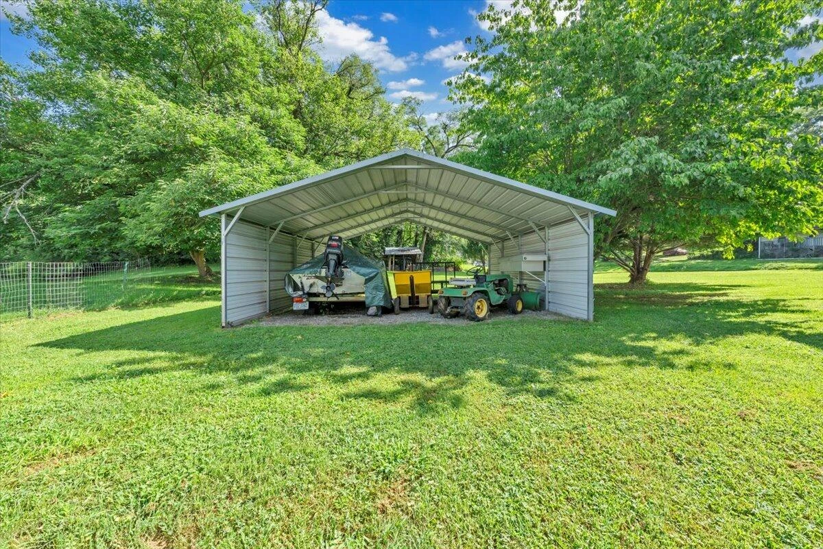 1122 Liberty RD - Photo 28