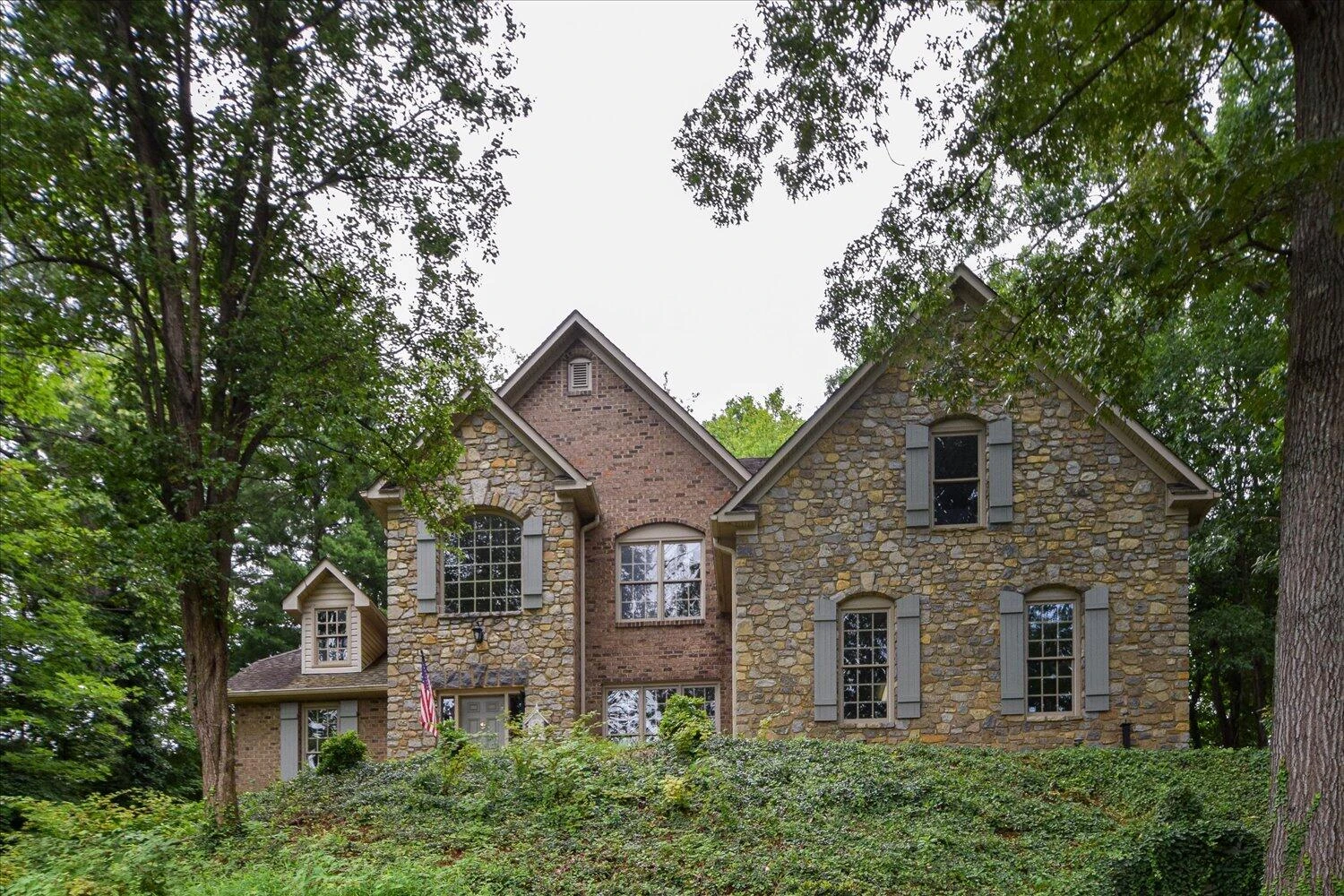 3120 Hidden Oak RD