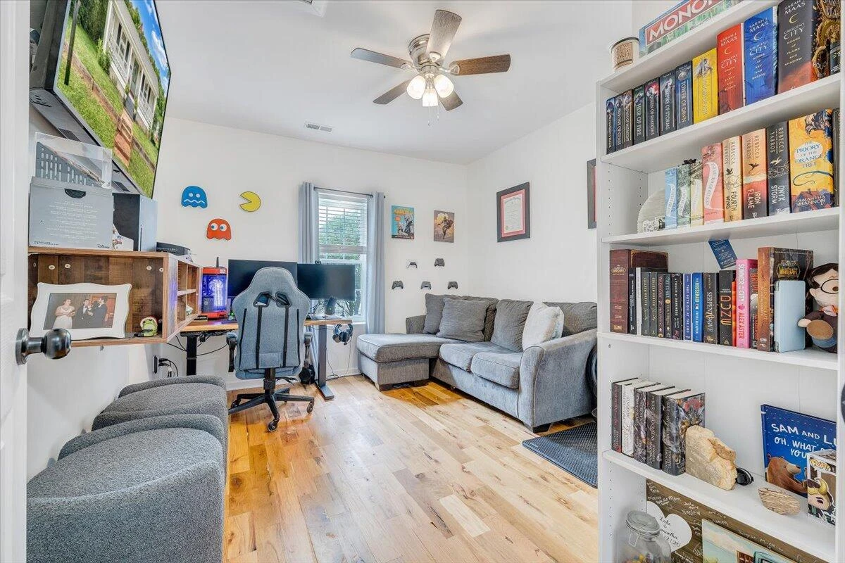 1013 Madison ST - Photo 13