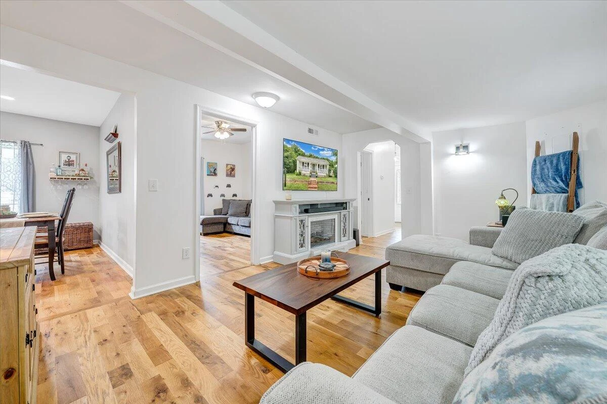 1013 Madison ST - Photo 7