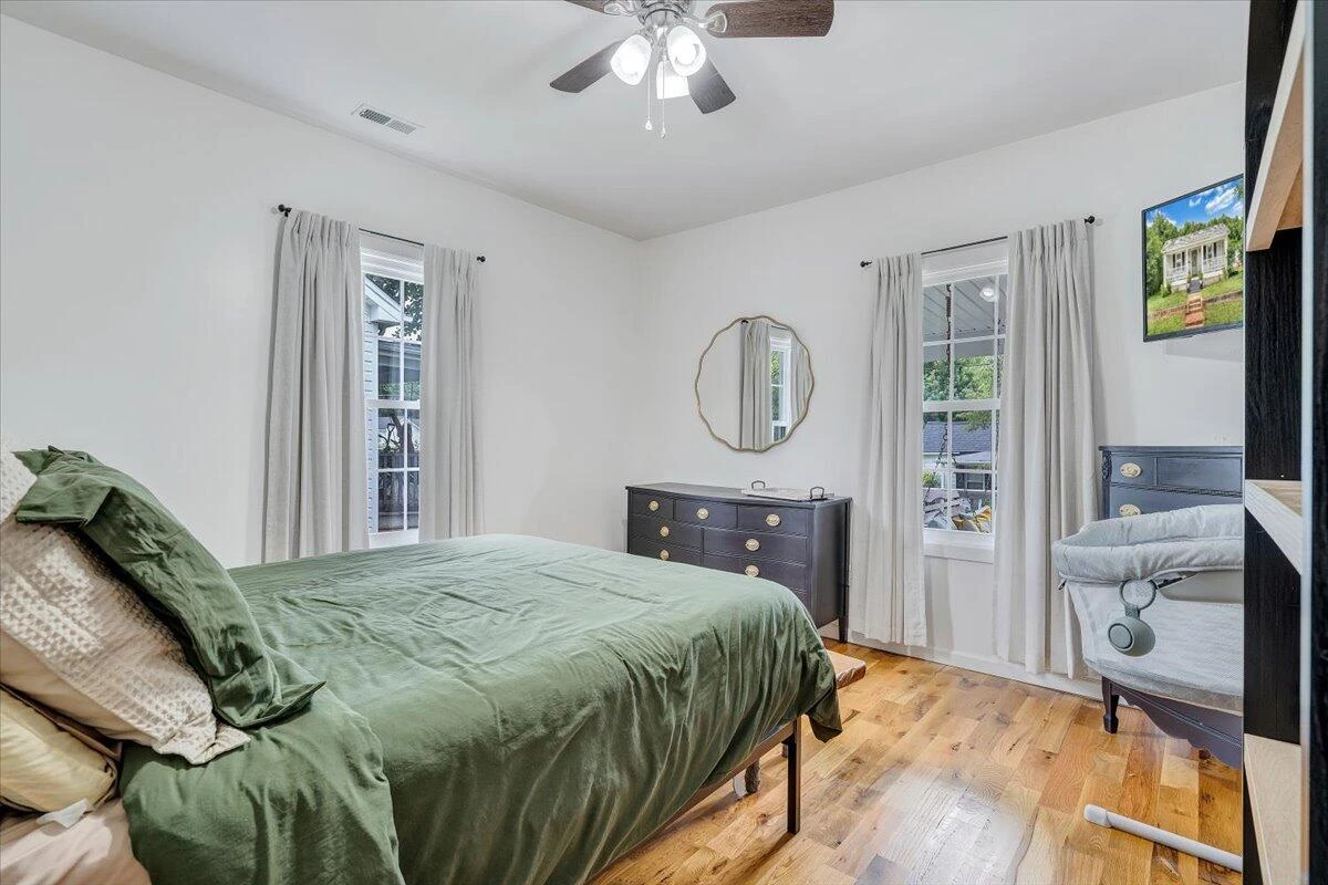 1013 Madison ST - Photo 8