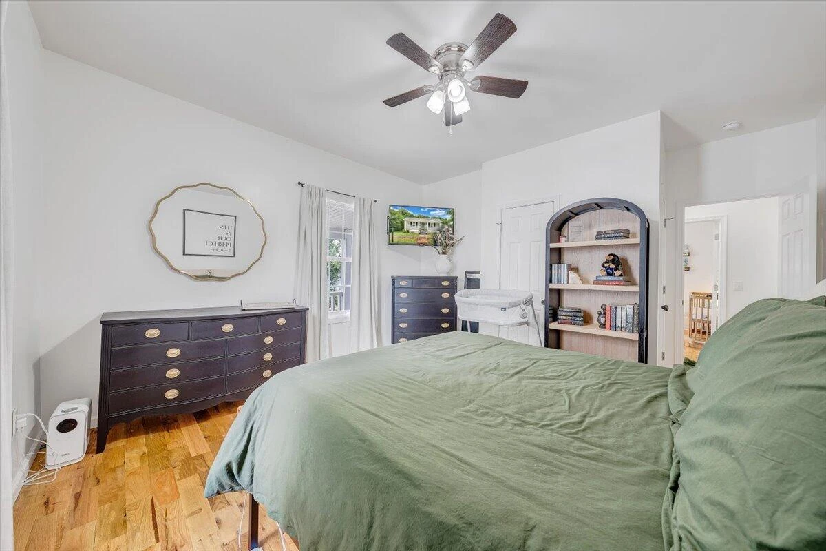1013 Madison ST - Photo 9
