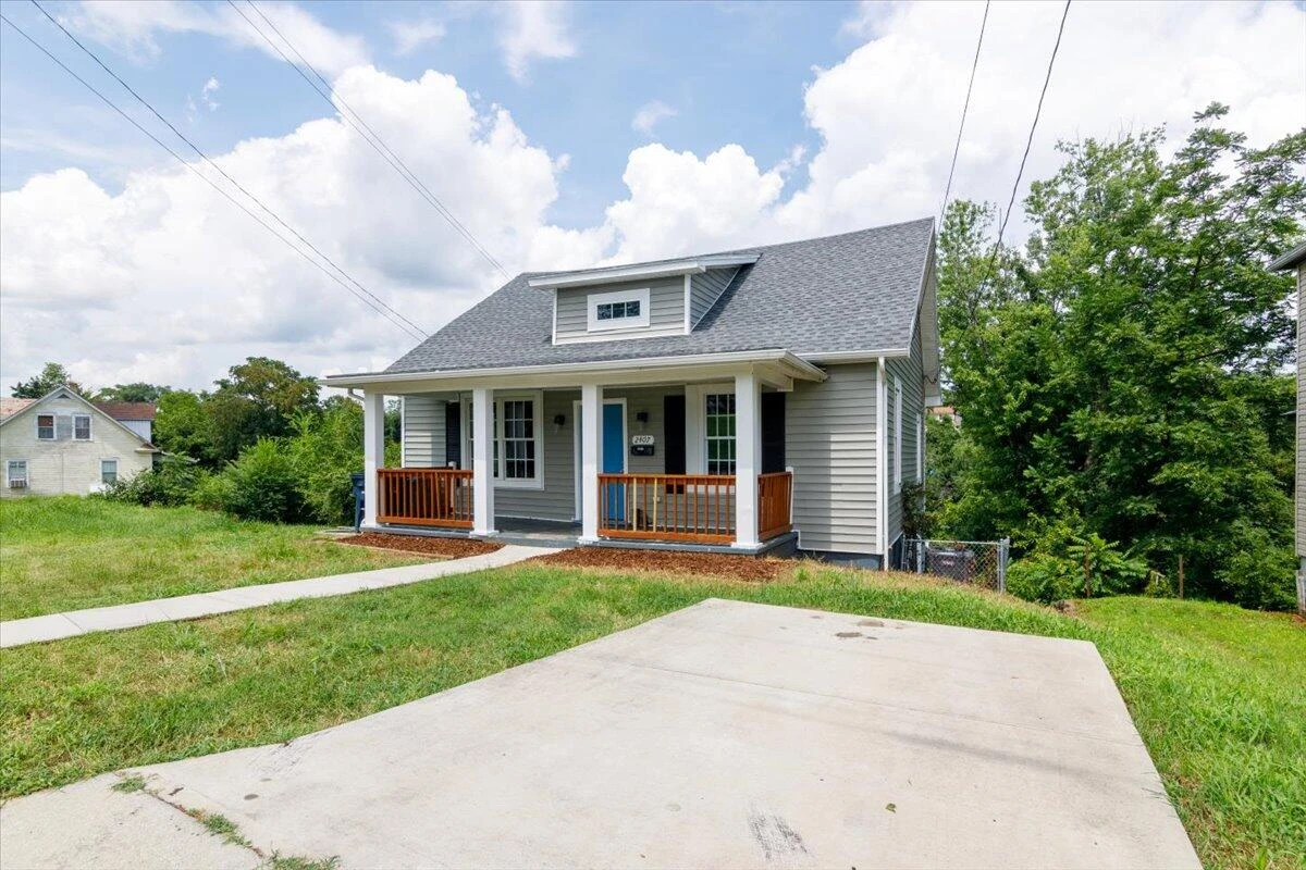 2407 Maryland AVE - Photo 3