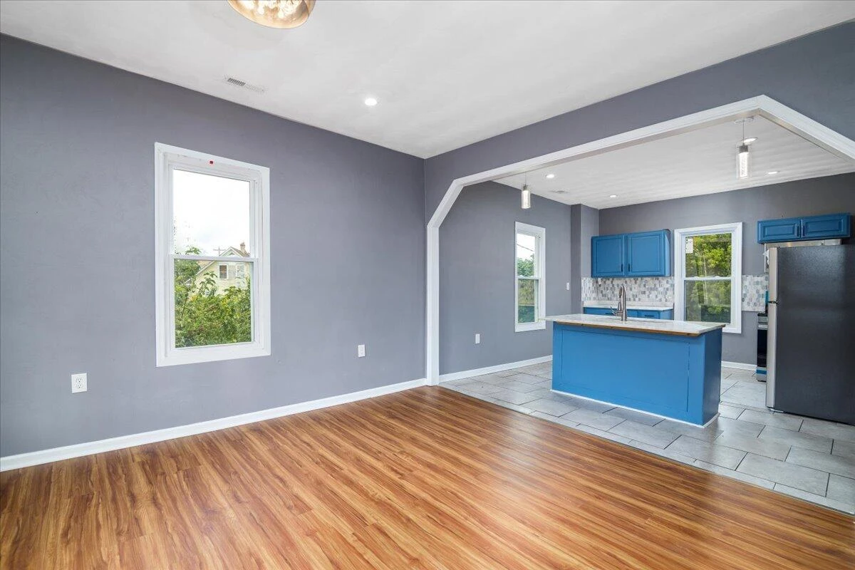 2407 Maryland AVE - Photo 4