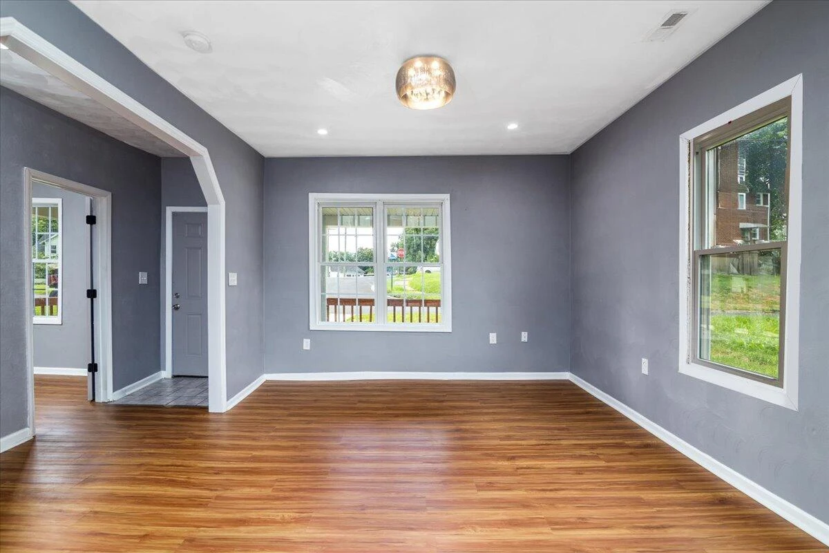 2407 Maryland AVE - Photo 6
