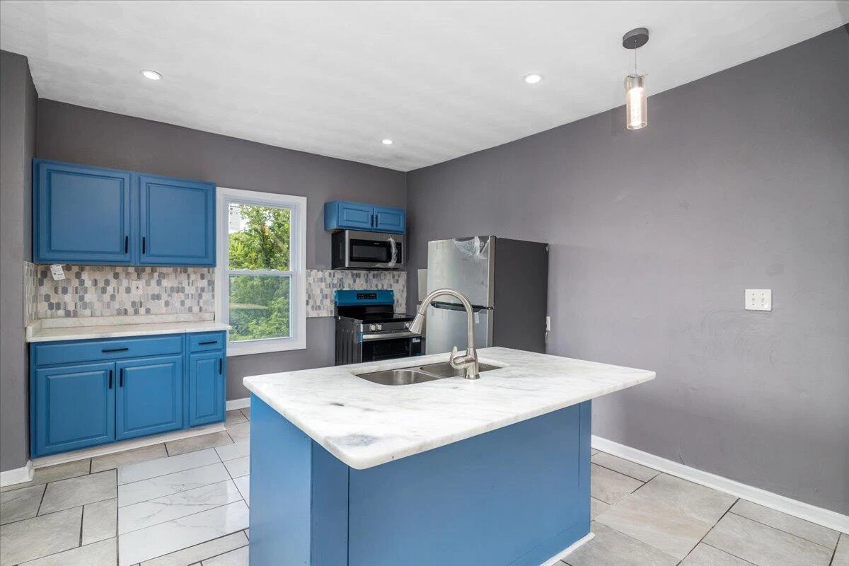 2407 Maryland AVE - Photo 8