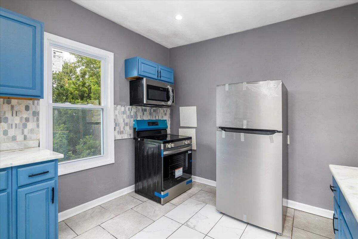 2407 Maryland AVE - Photo 9