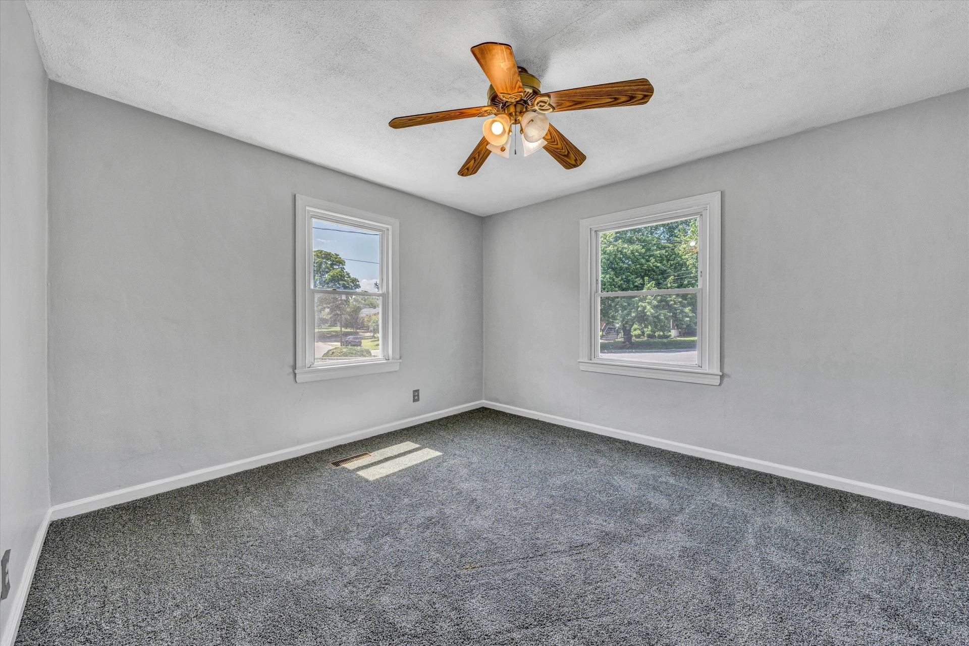 3211 Maplelawn AVE - Photo 11