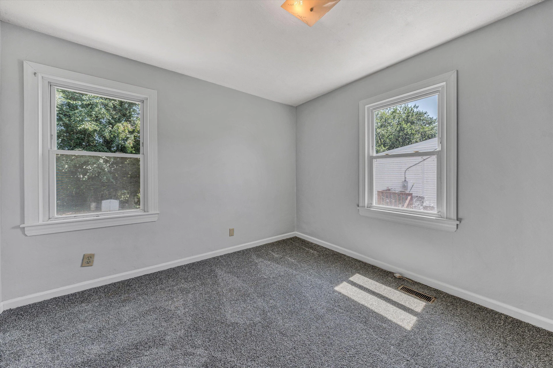 3211 Maplelawn AVE - Photo 13
