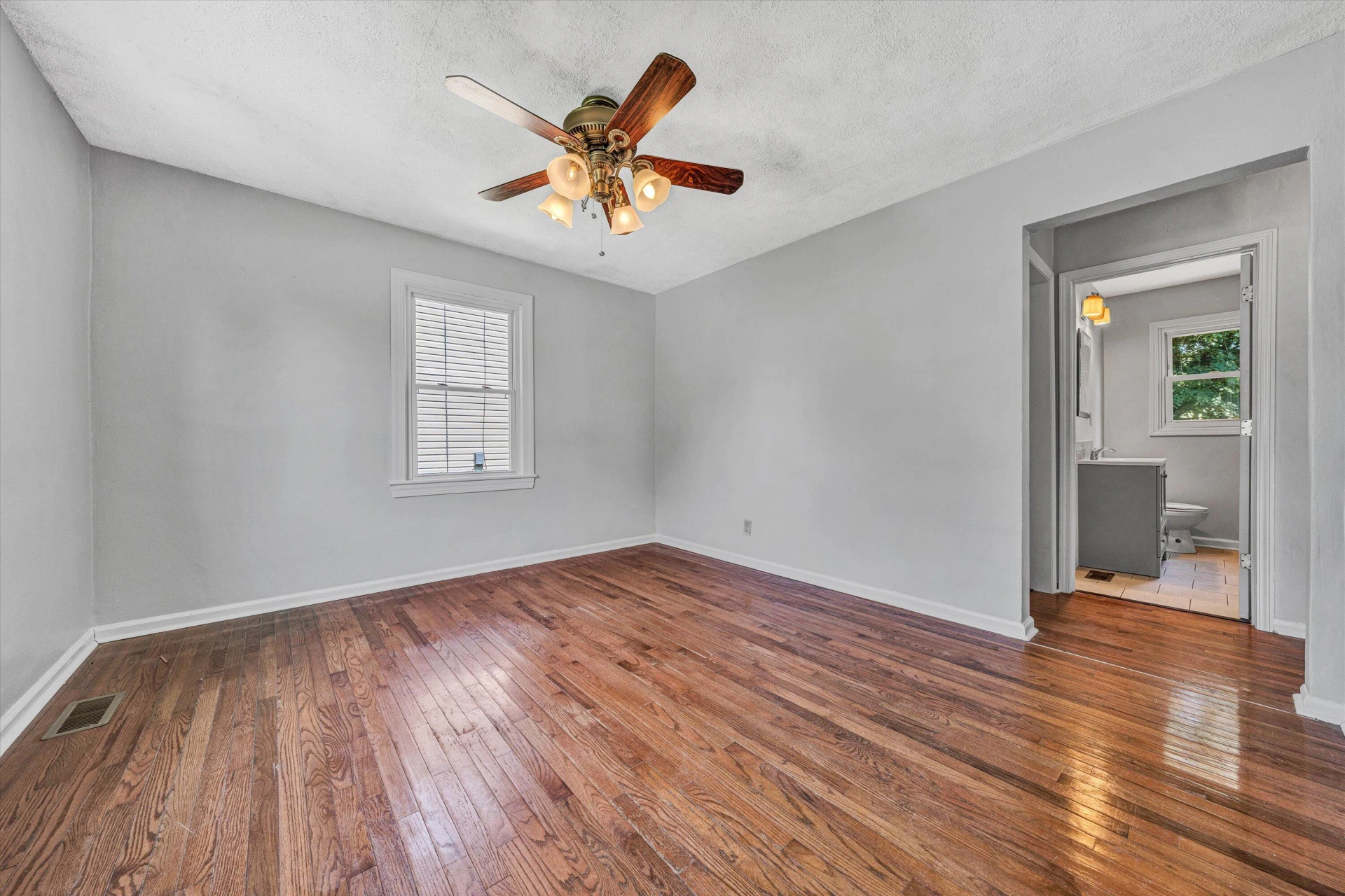 3211 Maplelawn AVE - Photo 3