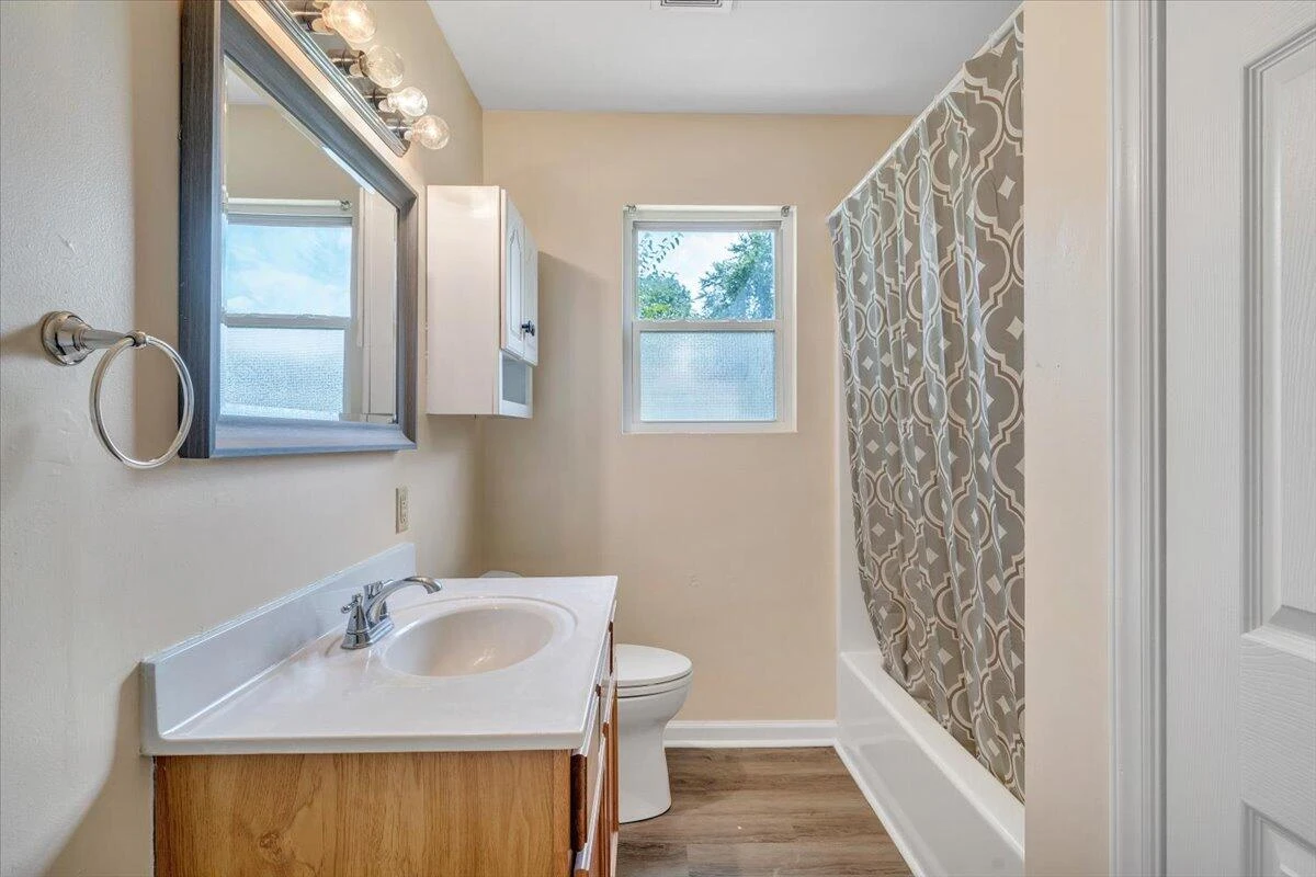 1554 Riverdale RD - Photo 18