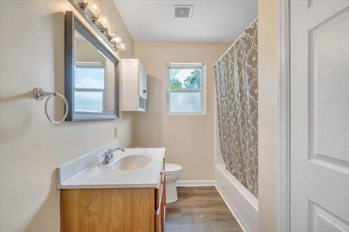 1554 Riverdale RD - Photo 19