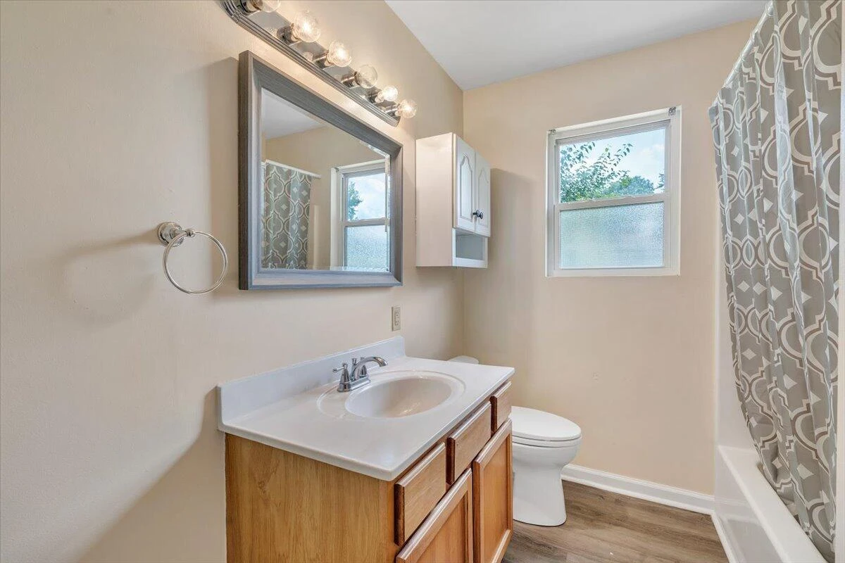 1554 Riverdale RD - Photo 20