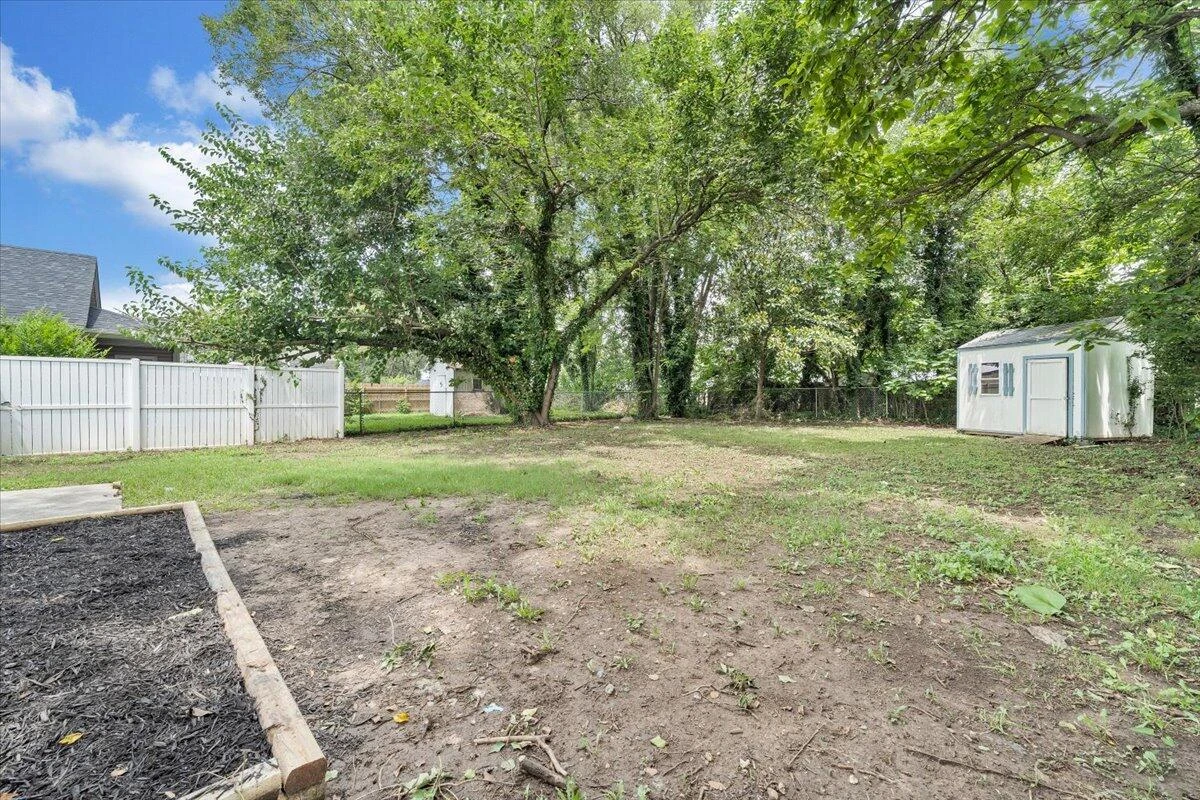 1554 Riverdale RD - Photo 23