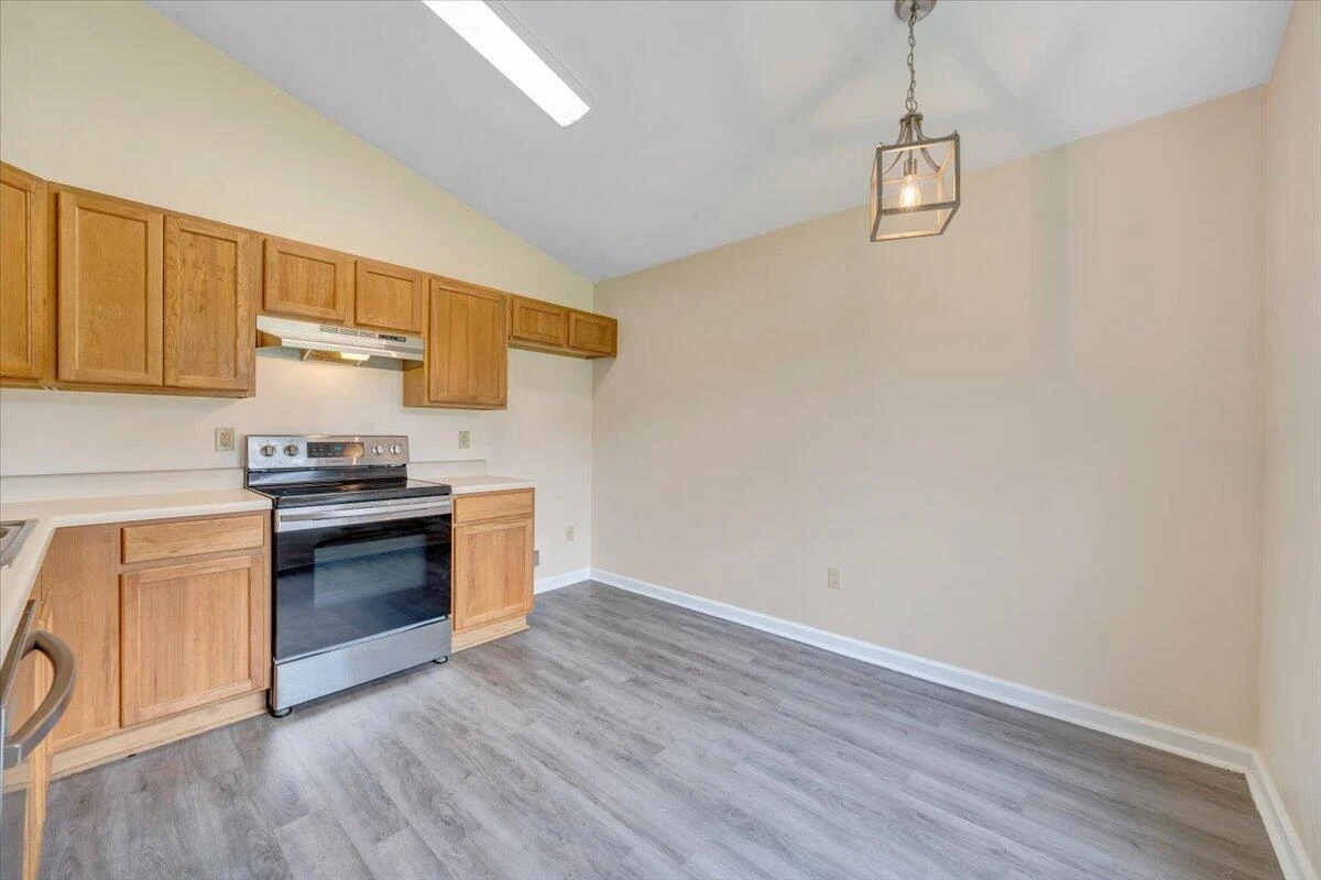 1554 Riverdale RD - Photo 7