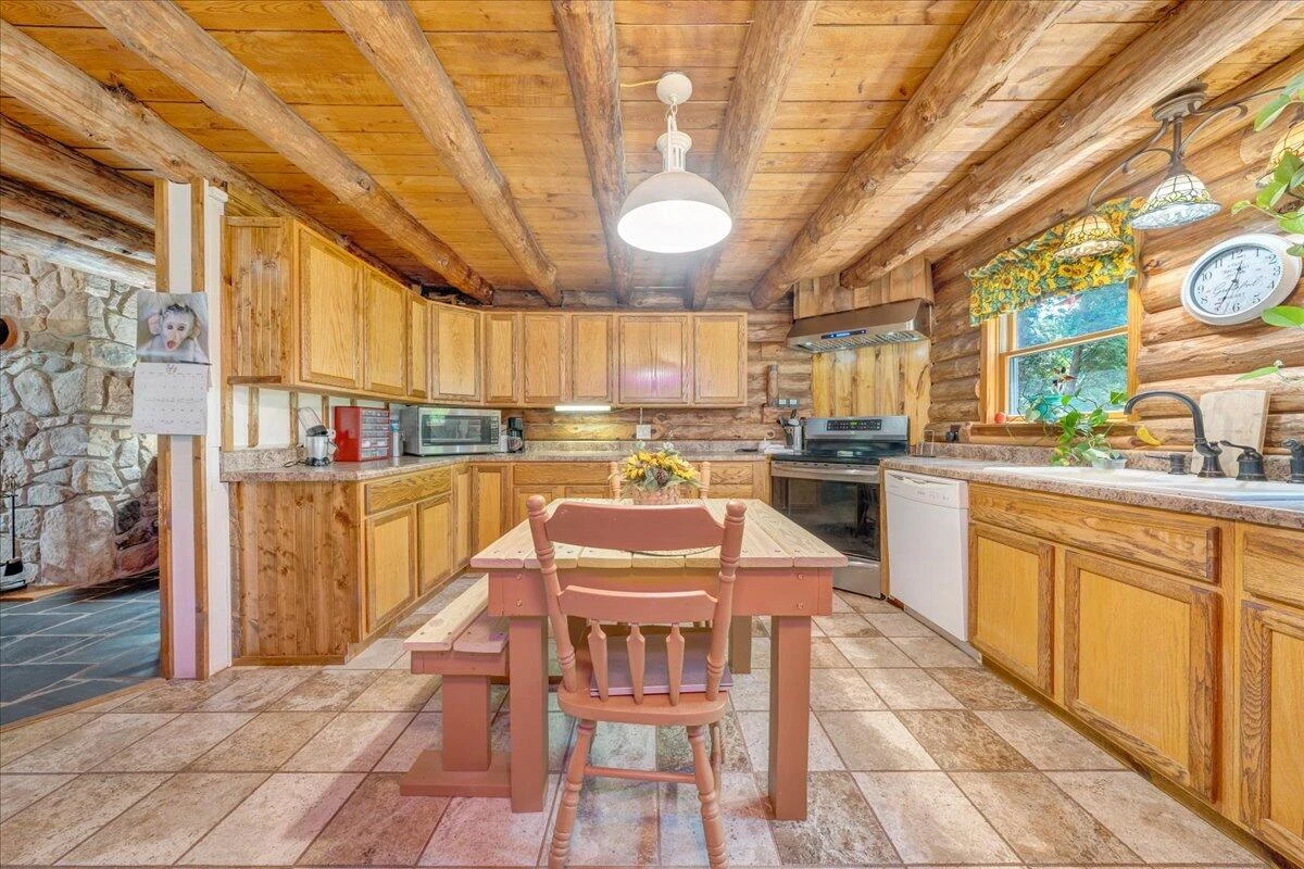 140 Saw Ridge RD - Photo 16