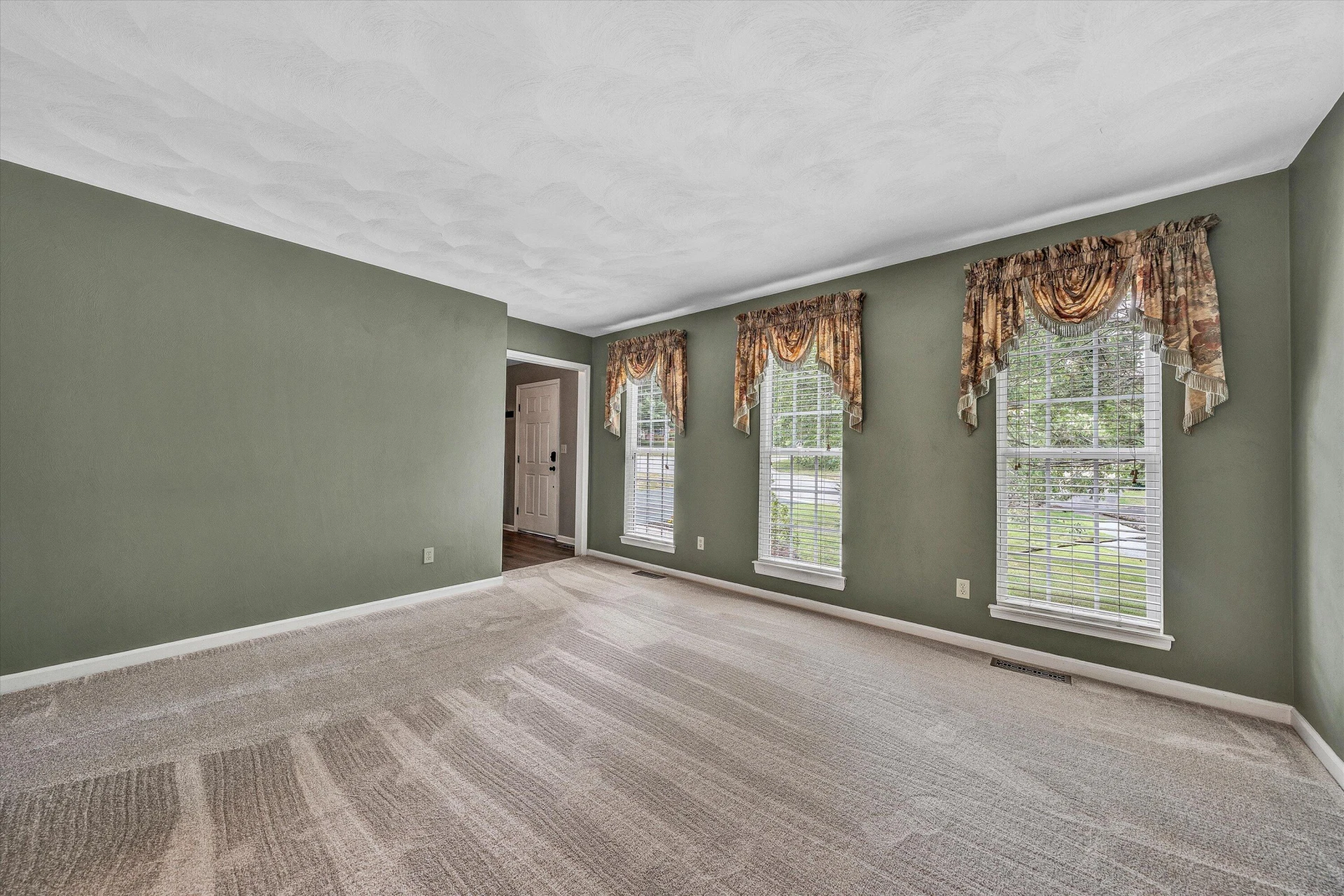 6201 Monet DR - Photo 10