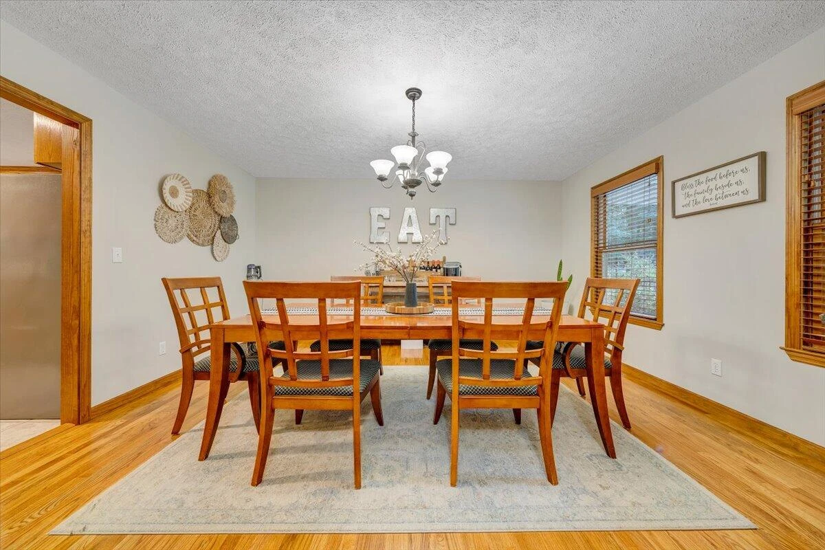 945 Claybanks DR - Photo 16