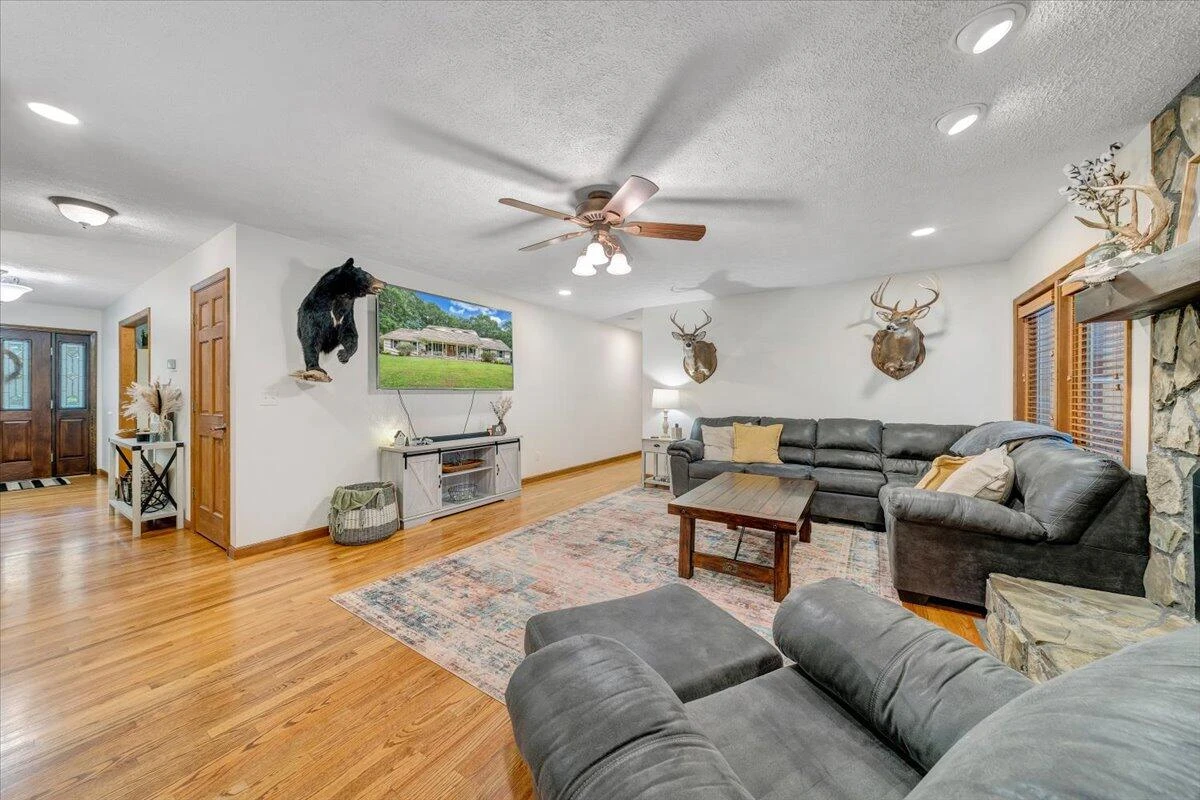 945 Claybanks DR - Photo 25