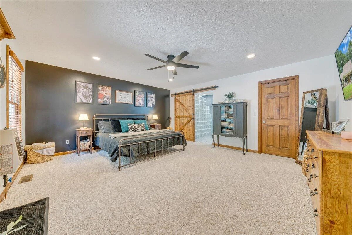 945 Claybanks DR - Photo 29