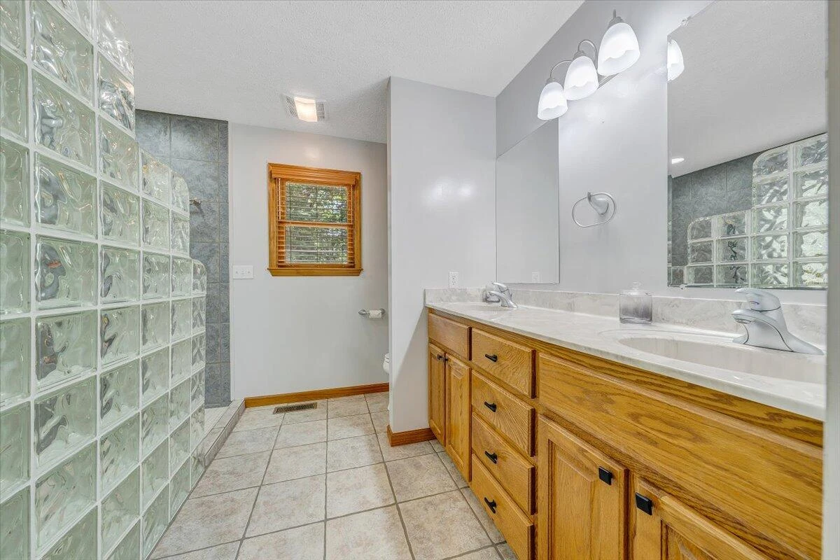 945 Claybanks DR - Photo 33