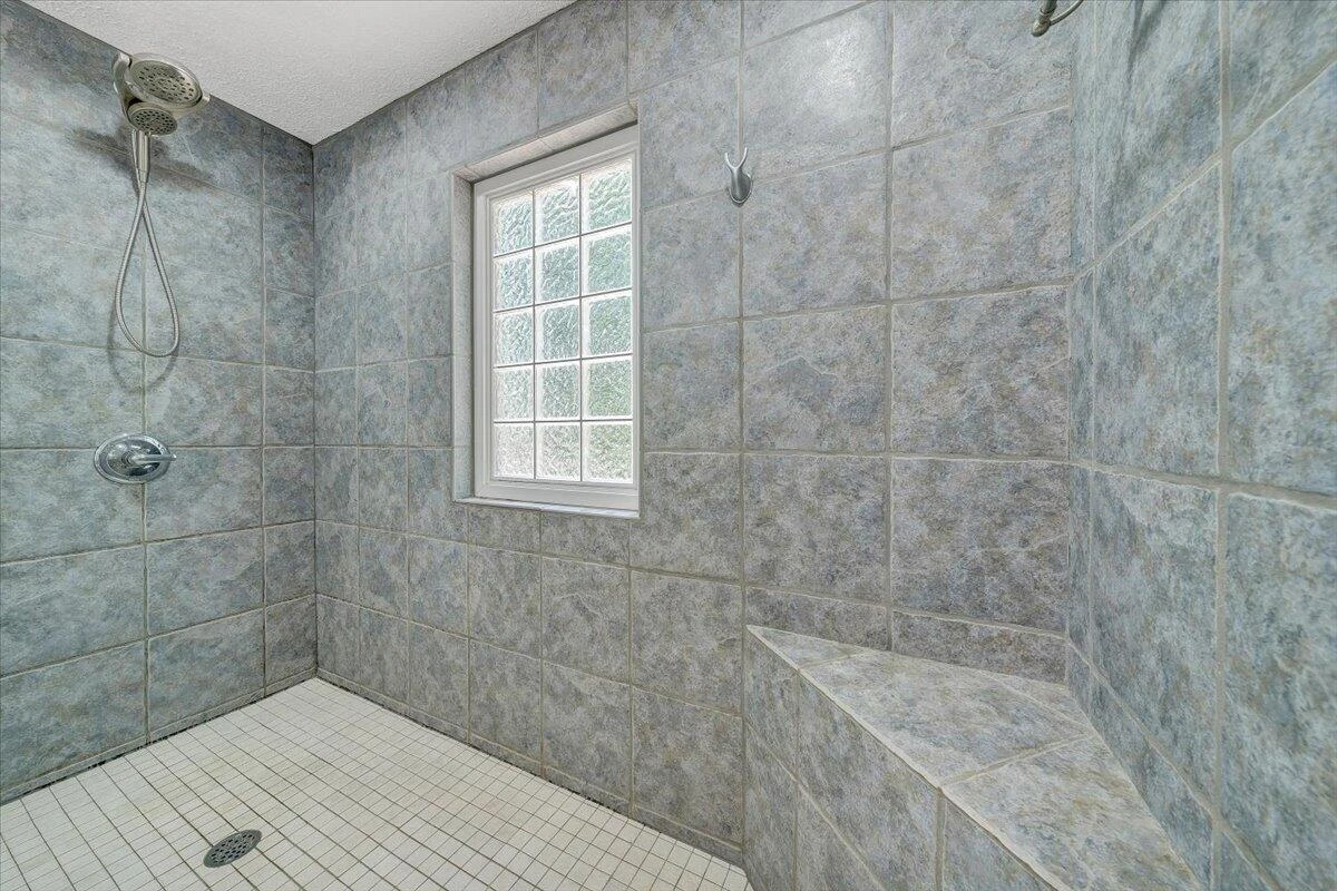 945 Claybanks DR - Photo 34