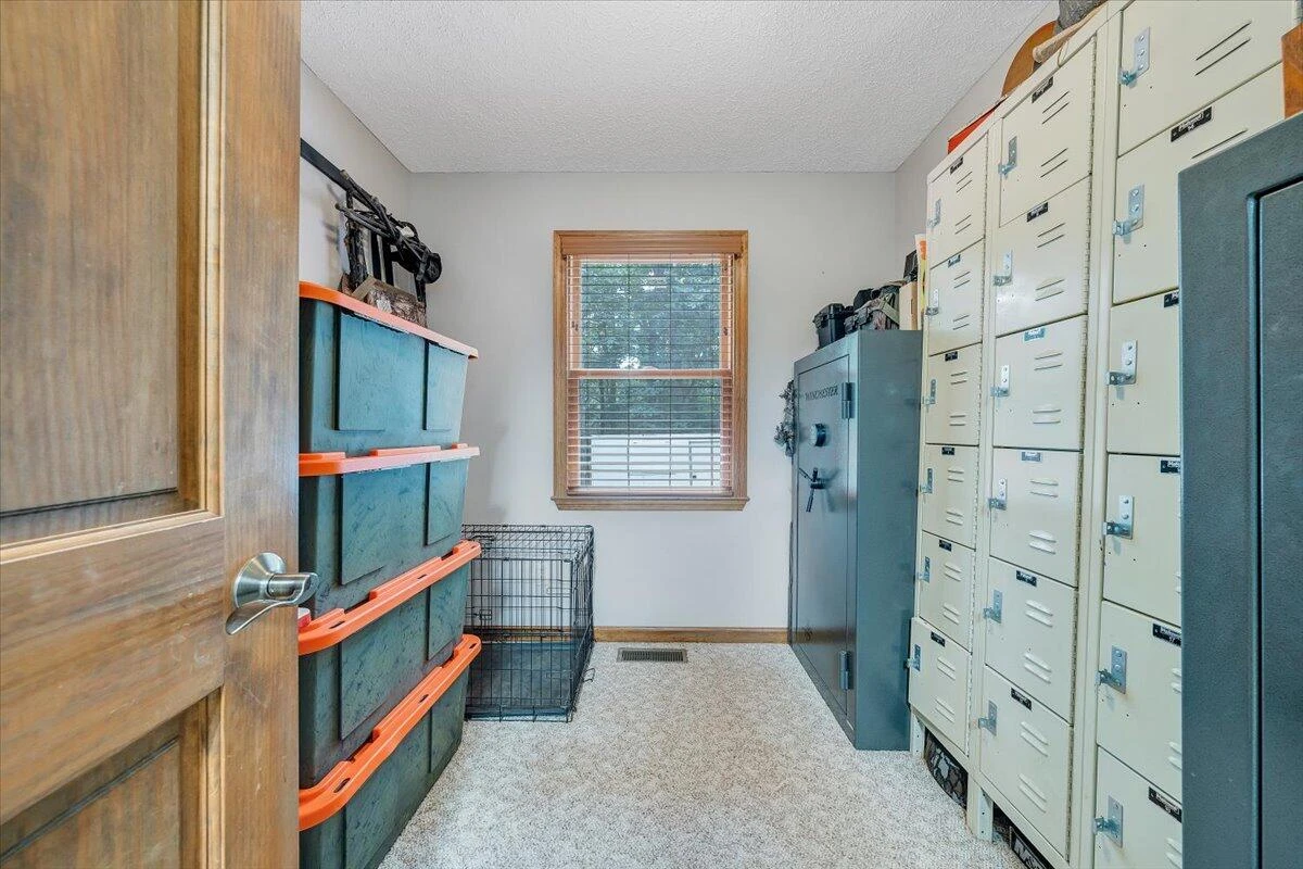 945 Claybanks DR - Photo 37