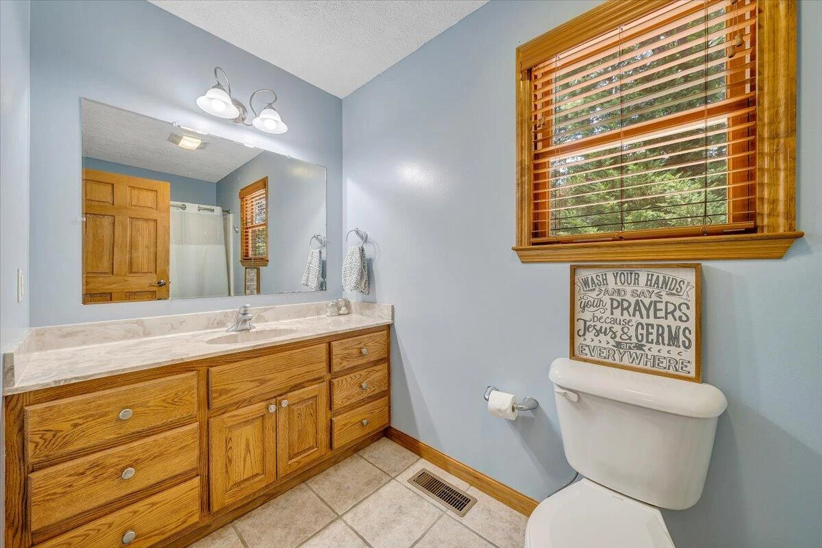 945 Claybanks DR - Photo 40