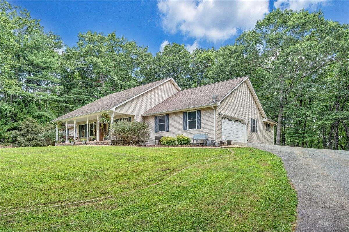 945 Claybanks DR - Photo 10