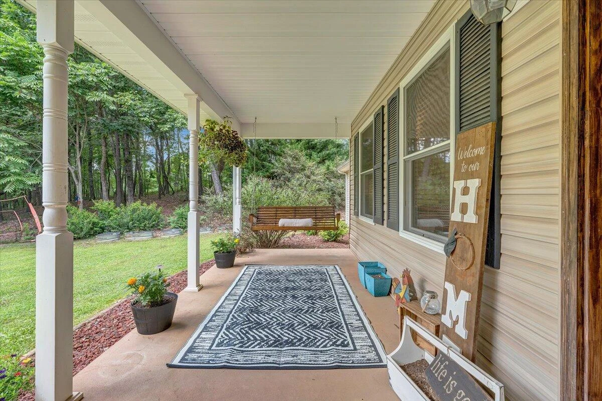 945 Claybanks DR - Photo 11