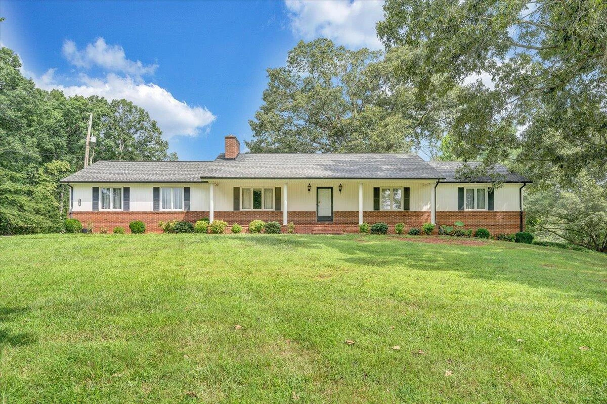 75 Round Hill RD