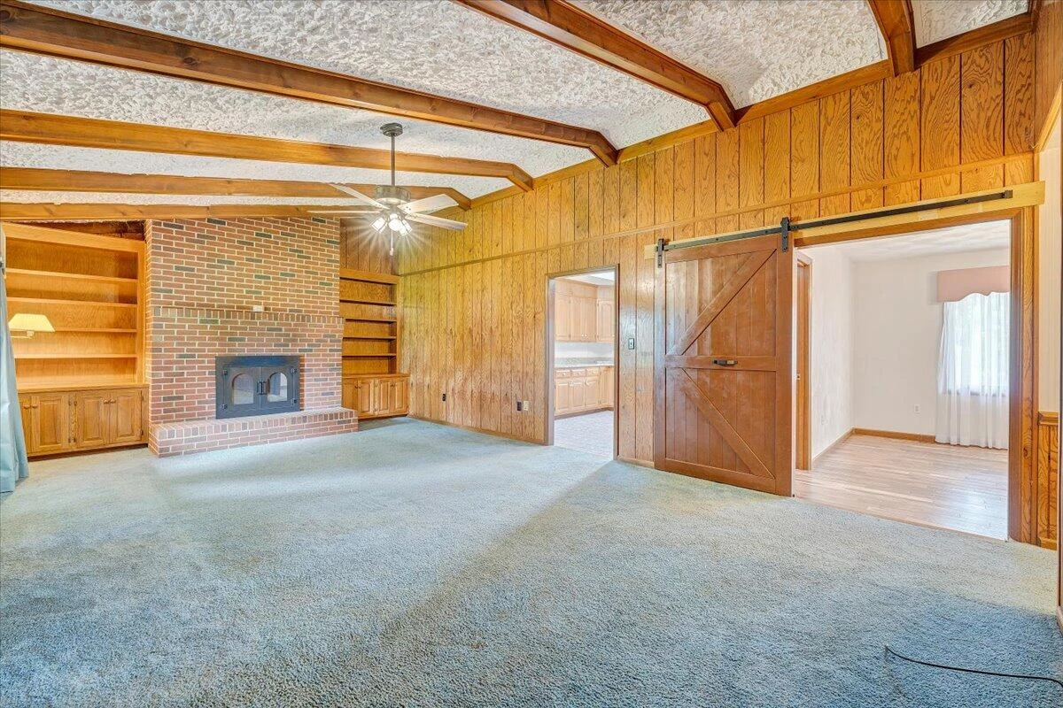 75 Round Hill RD - Photo 2